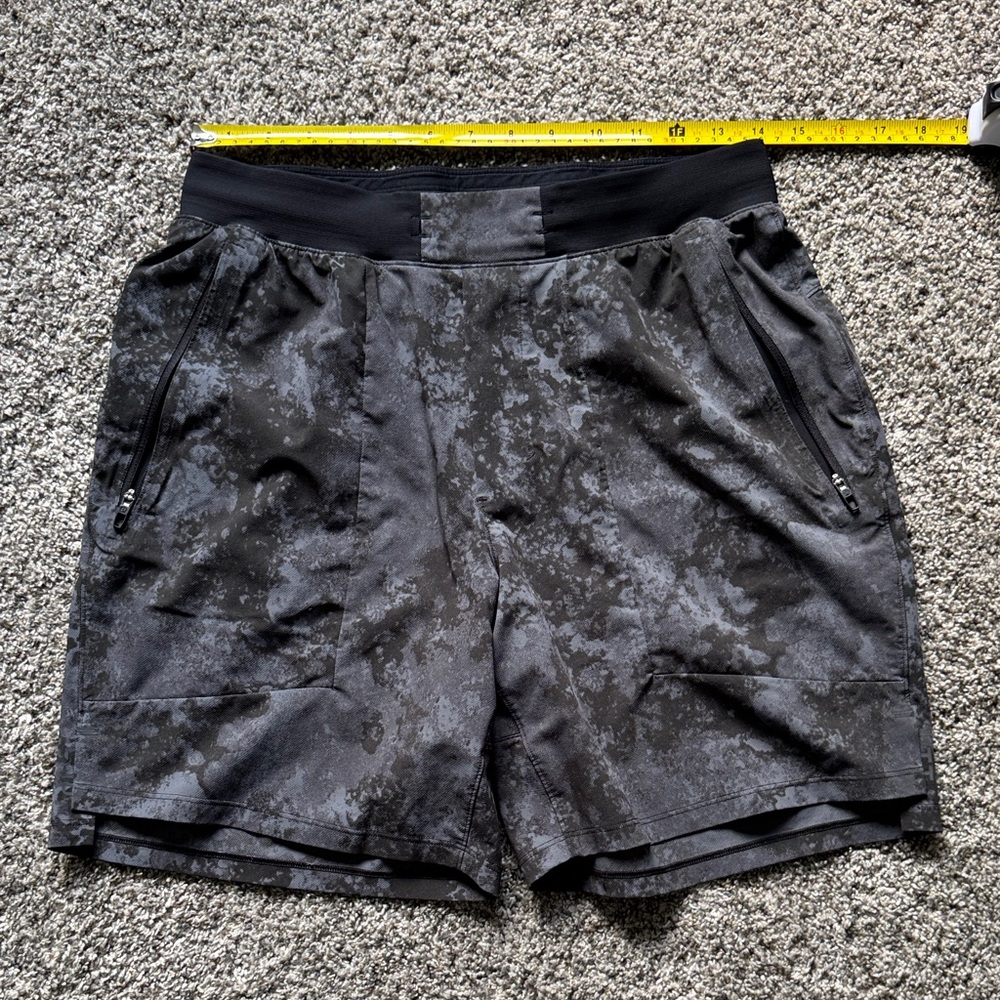 Lululemon License To Train shorts size medium
Style L98
7 inch inseam